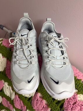 Nike Air Max Axis Low Top Mesh Sneakers Gray/White Lace Up Breathable AA2168-003